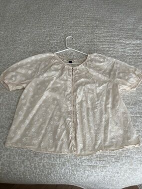 Universal Thread cotton Cream Floral Short Sleeve Button-Front Blouse